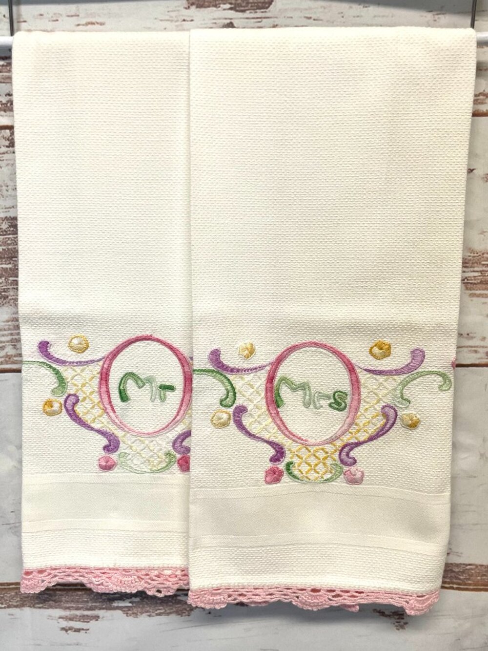 Vintage canon pair of embroidered Mr. & Mrs. Towels